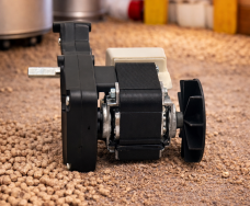 Podavač pelet pro hořák na pelety